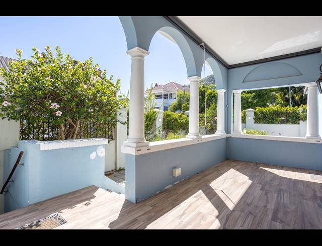 3 BEDROOM HOUSE RENTED IN SEA POINT